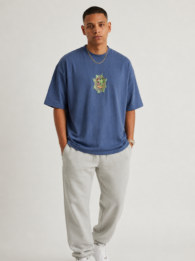 HALF GRAPHIC OVERSIZED TEE